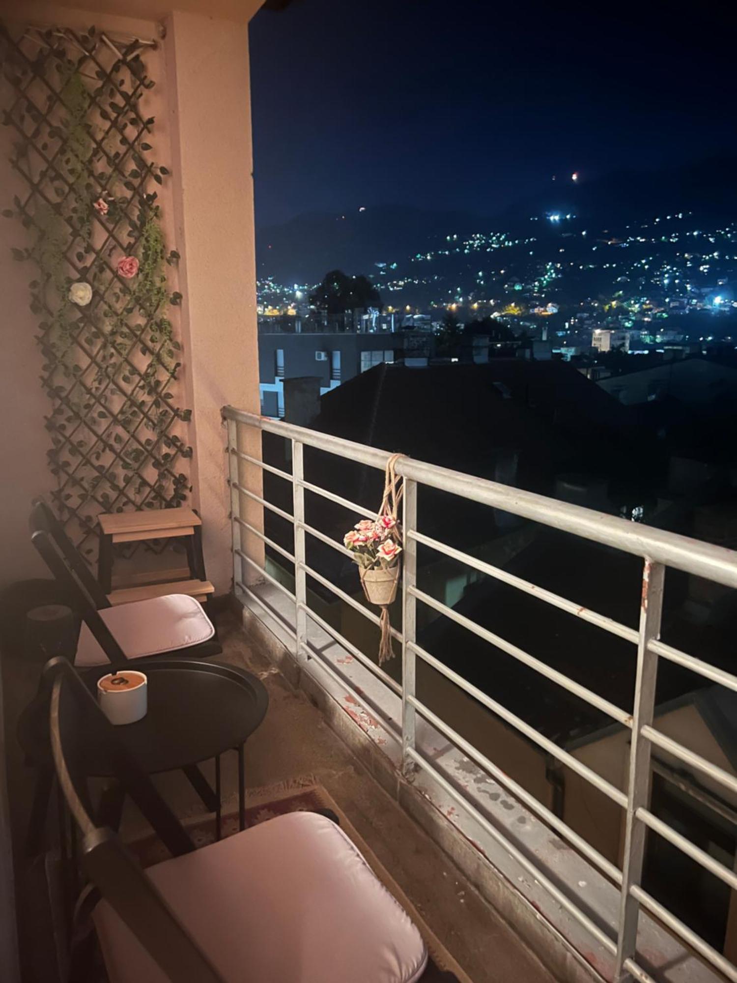 شقة Awesome Panorama Penthouse - Free Parking And Balcony سراييفو المظهر الخارجي الصورة